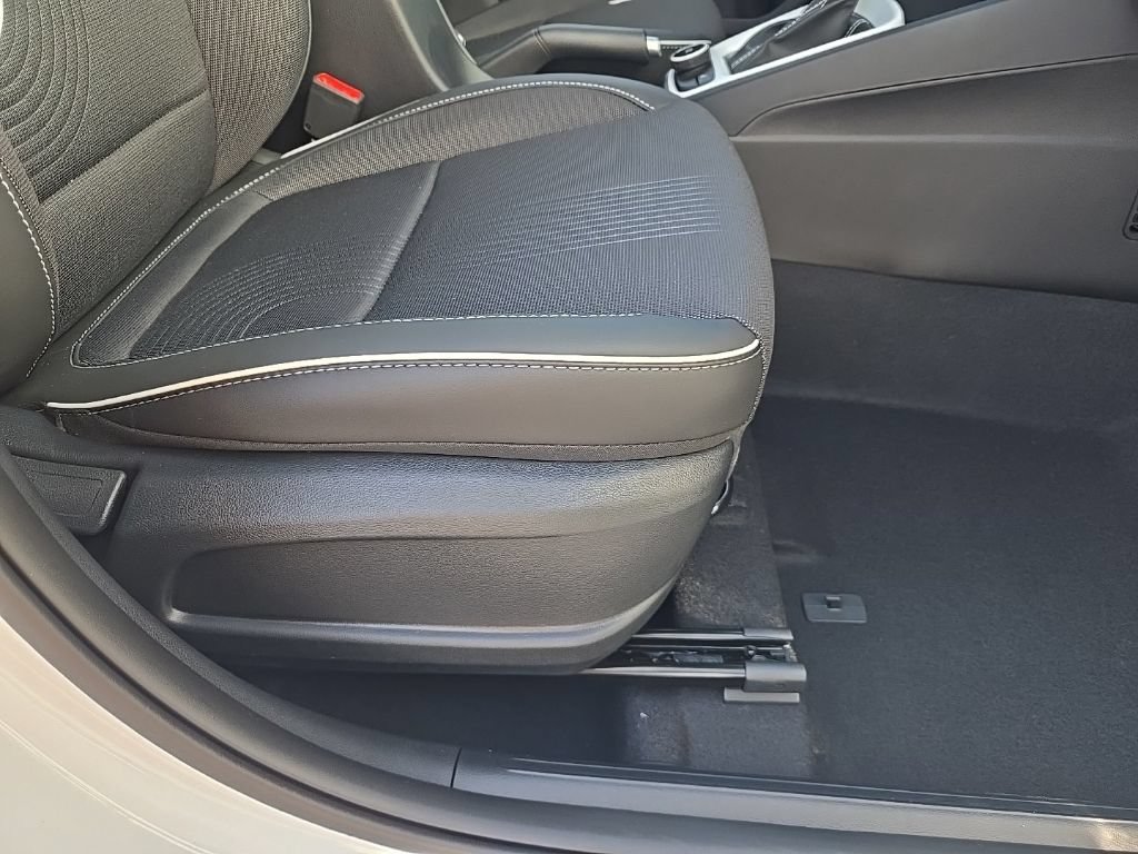 New 2026 Hyundai Venue SEL FWD image 23