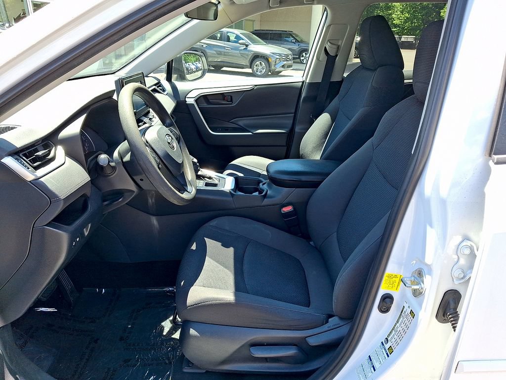 Used 2019 Toyota RAV4 LE w/ All Weather Liner Package AWD/4WD image 14