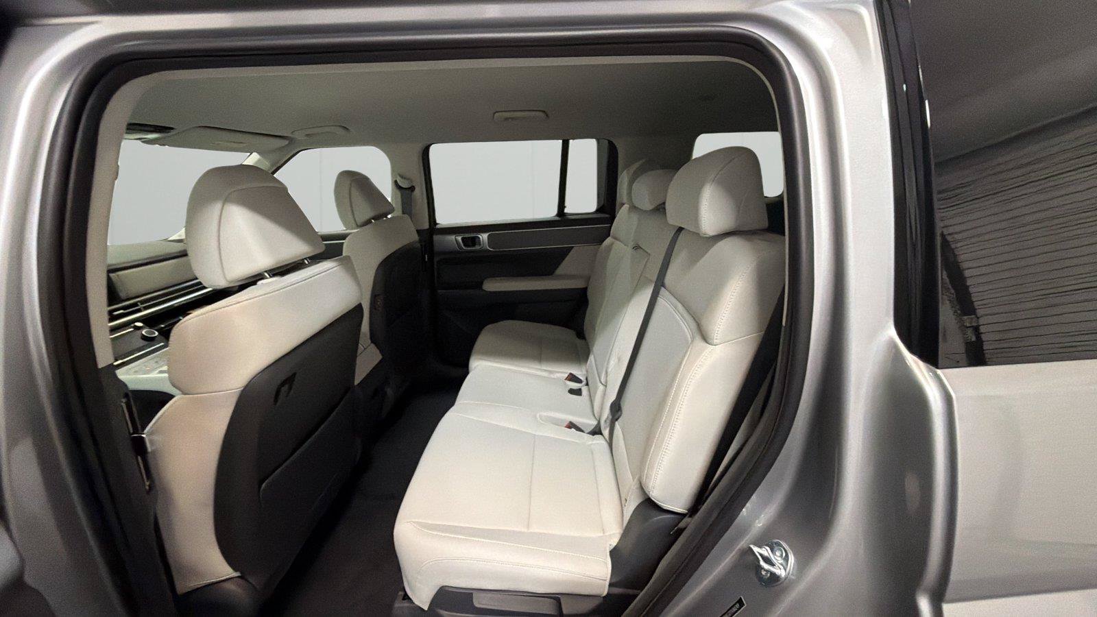 New 2026 Hyundai Santa Fe SE FWD image 11