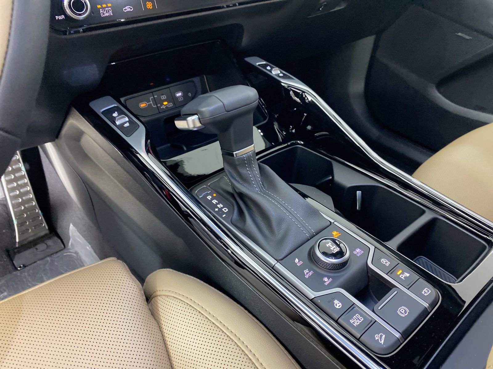 Used 2024 Kia Sorento SX Prestige w/ Olive Brown Leather Package image 20