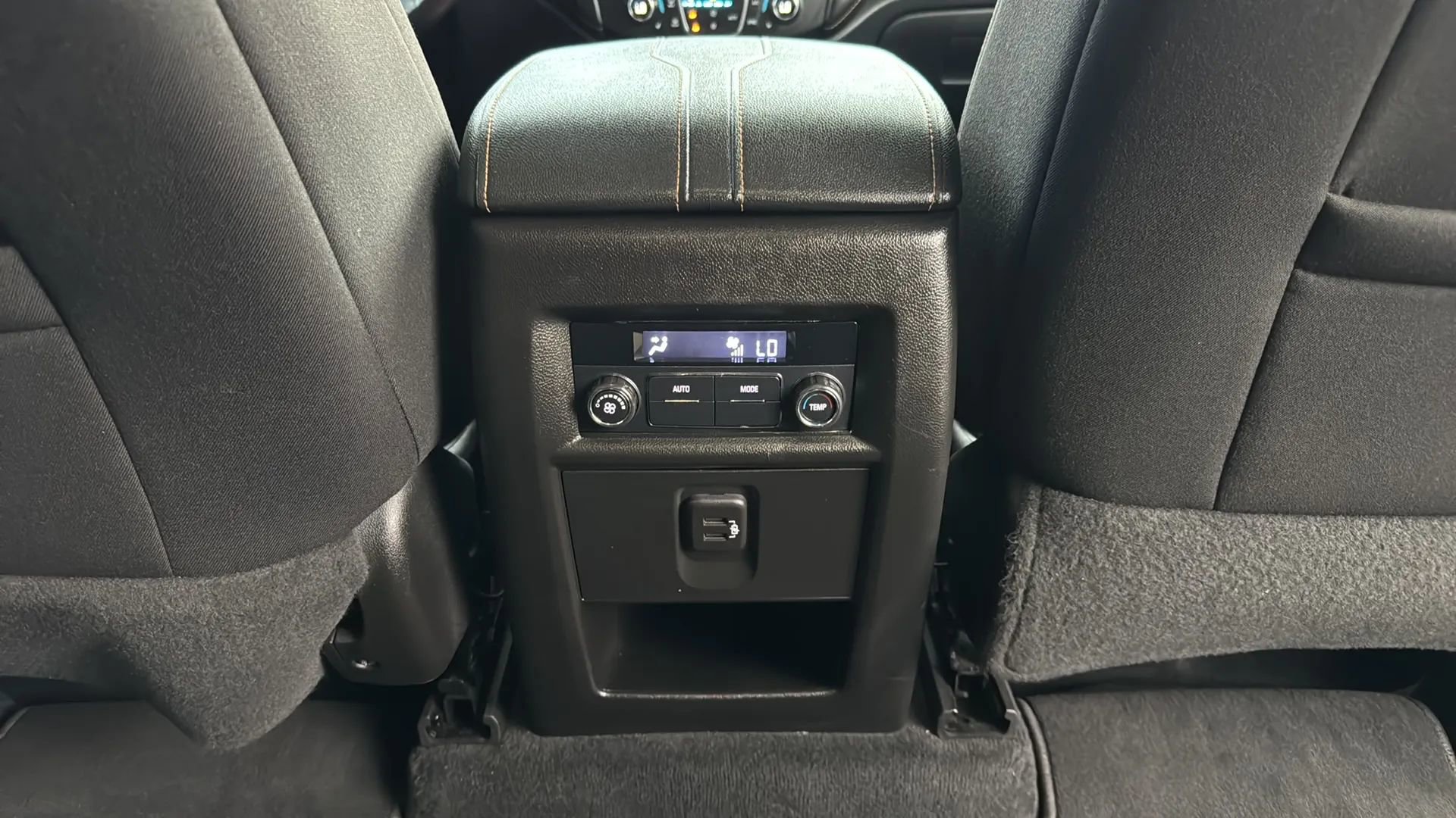 Used 2021 Chevrolet Traverse LT image 18