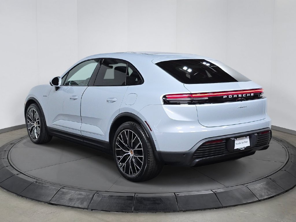 New 2026 Porsche Macan Electric RWD image 3