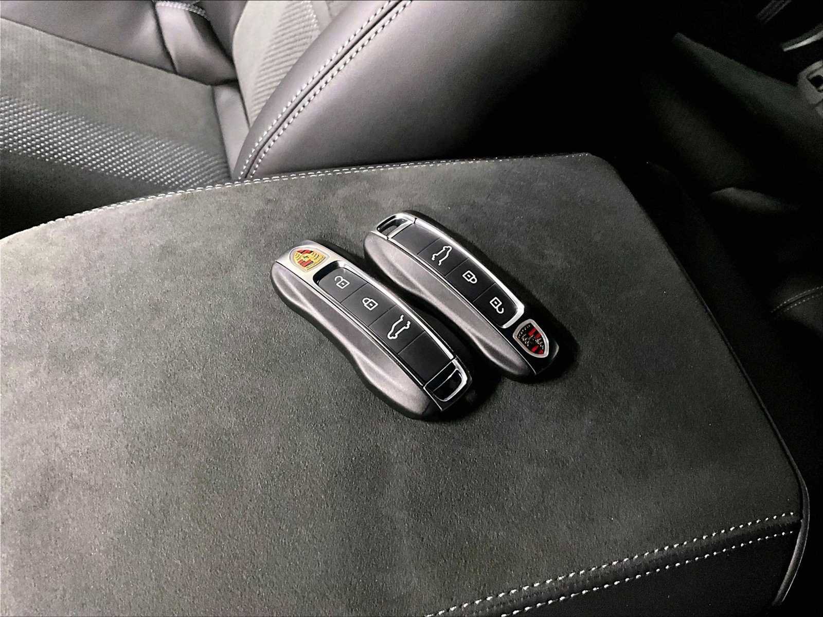 New 2026 Porsche Cayenne Turbo GT image 37