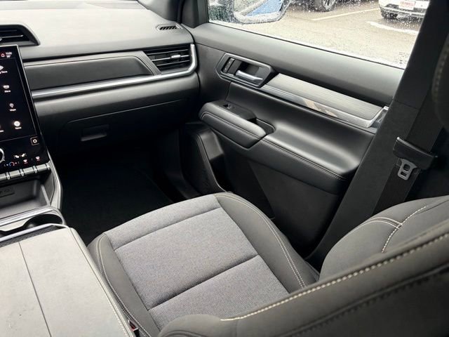 Used 2025 GMC Terrain Elevation image 30