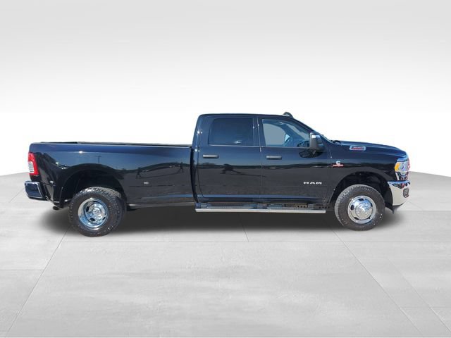 Used 2023 RAM 3500 Big Horn AWD/4WD image 3