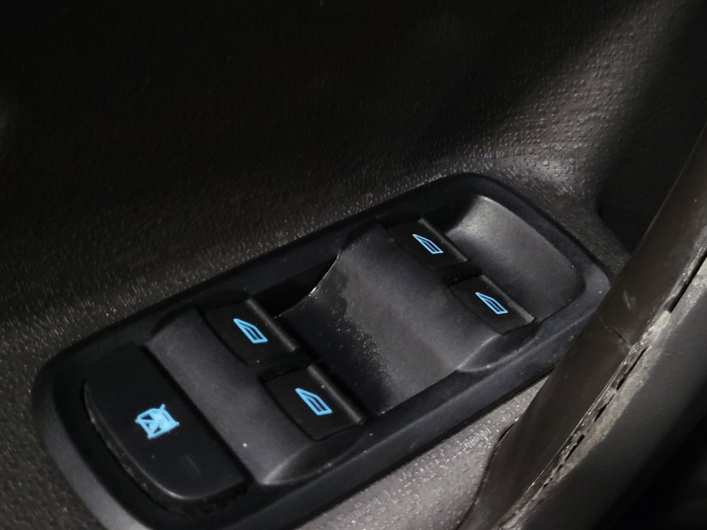 Used 2016 Ford Fiesta Titanium FWD image 27