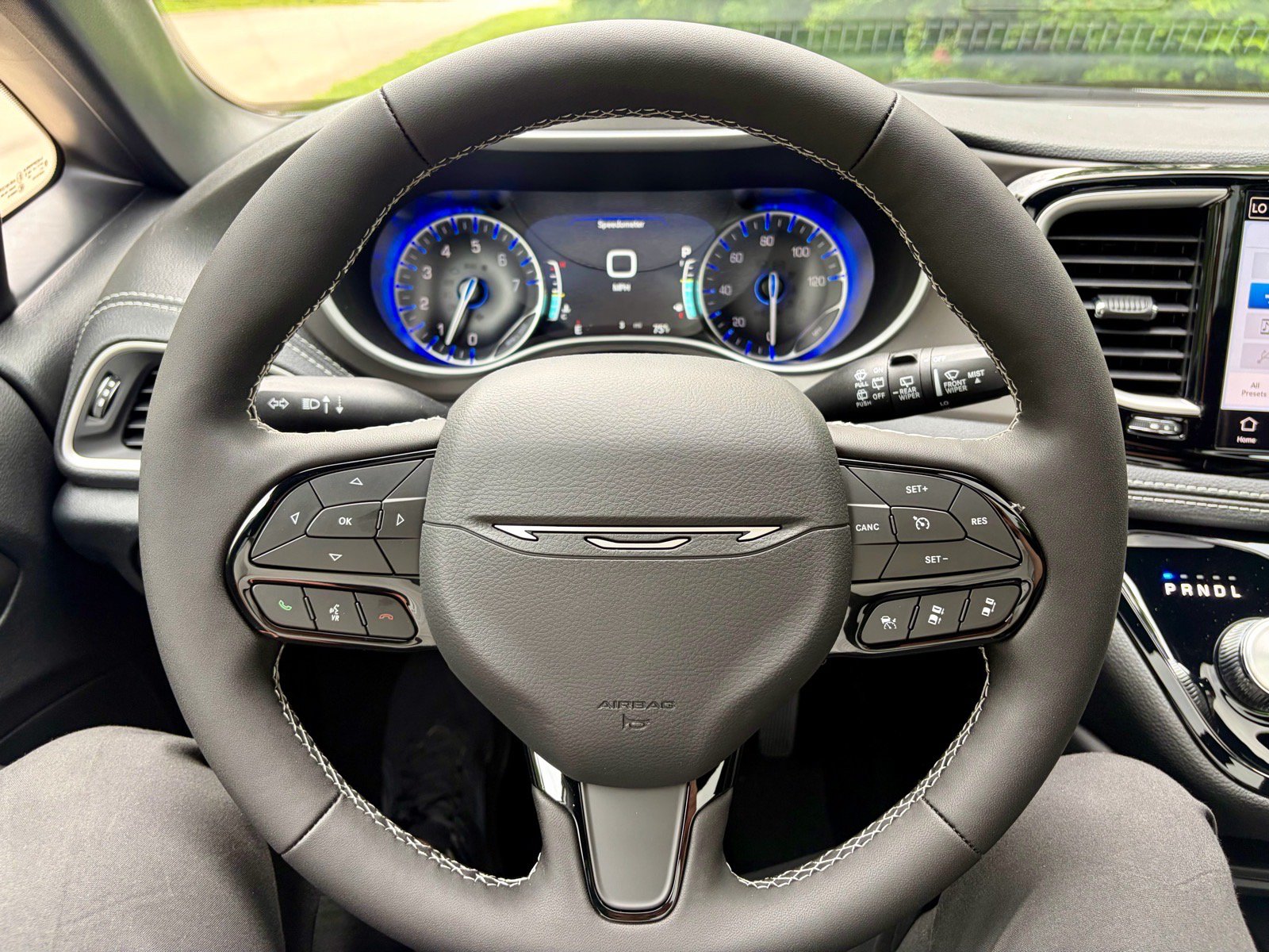 New 2027 Chrysler Pacifica Limited FWD image 27