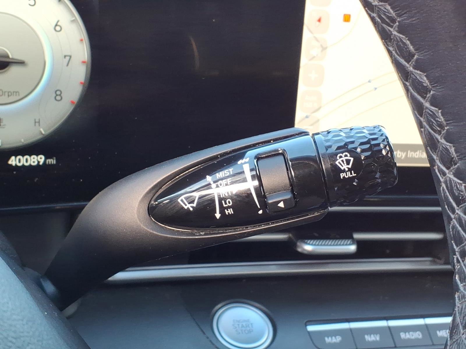 Certified 2023 Hyundai Elantra Limited image 30