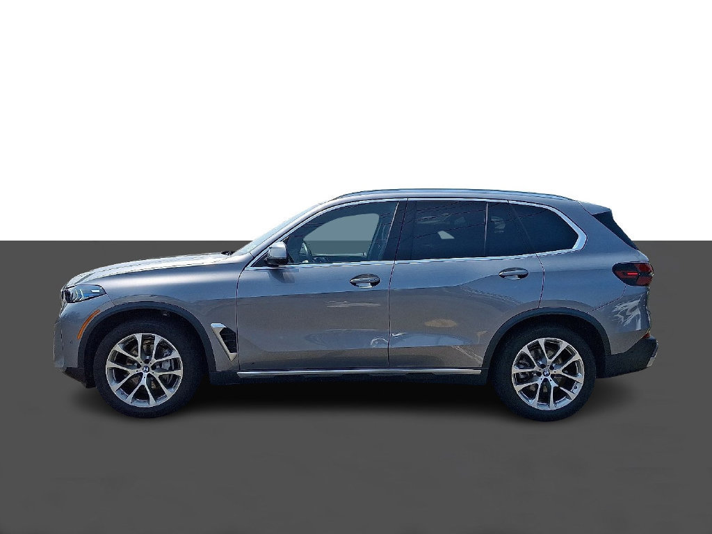 Used 2024 BMW X5 xDrive40i w/ Premium Package AWD/4WD image 4