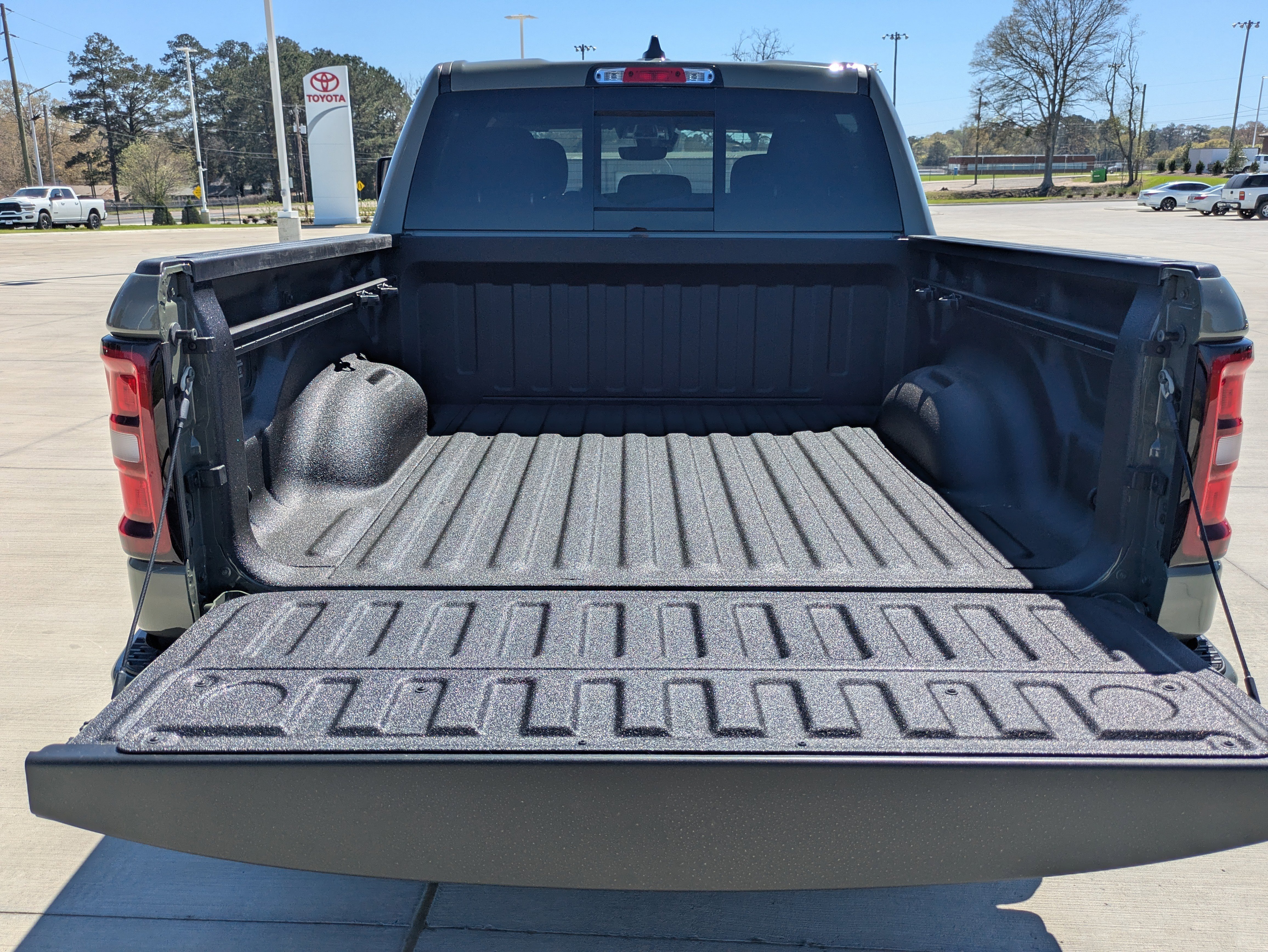 New 2026 RAM 1500 Big Horn AWD/4WD image 7