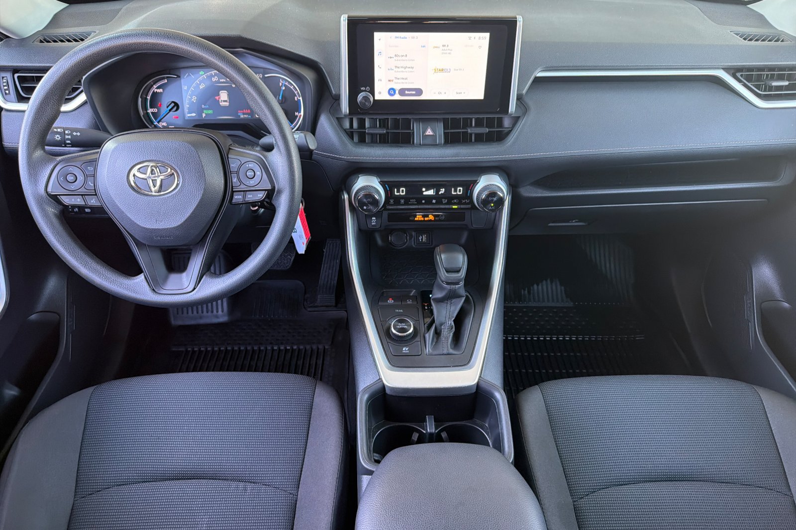 Used 2024 Toyota RAV4 LE AWD/4WD image 17