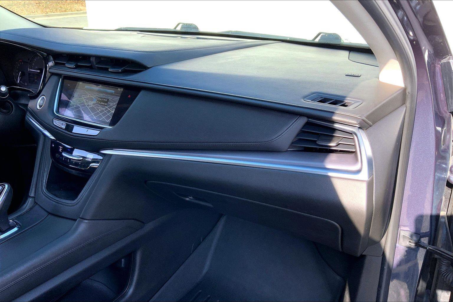 Used 2018 Cadillac XT5 Luxury w/ Driver Awareness Package image 14