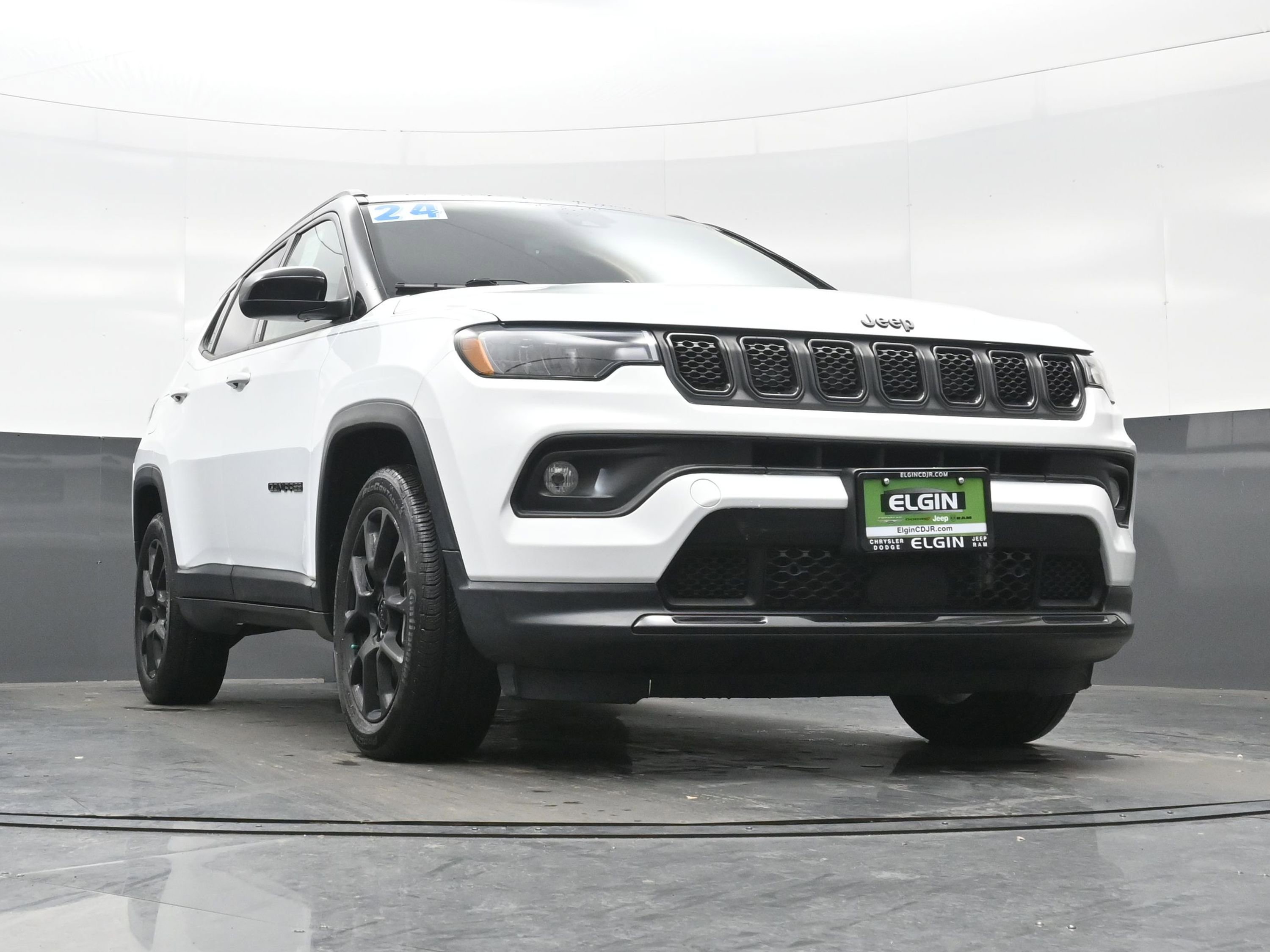 Used 2024 Jeep Compass Latitude w/ Convenience Group image 32