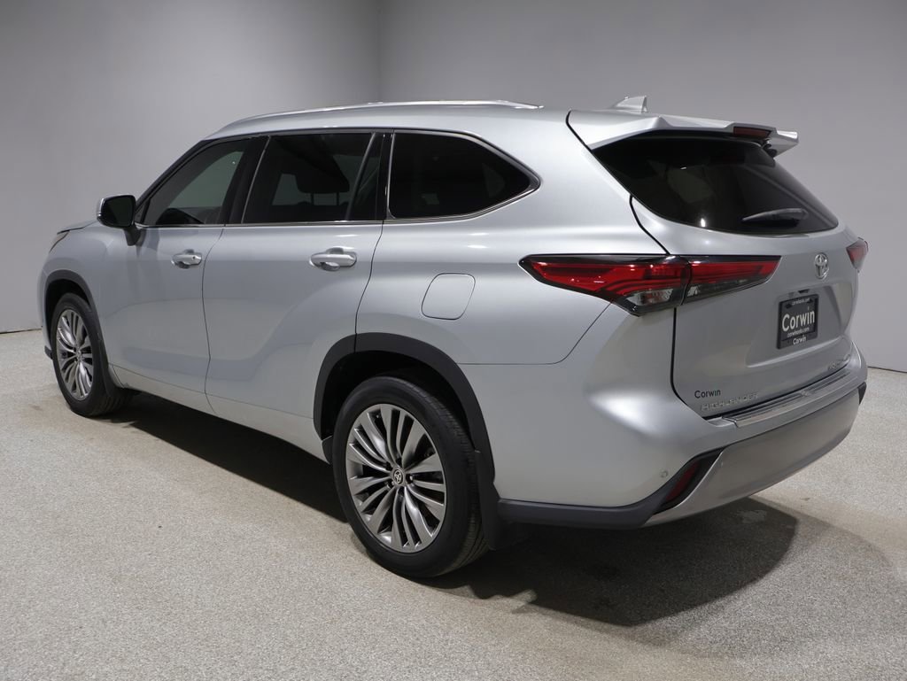 Used 2020 Toyota Highlander Platinum image 4