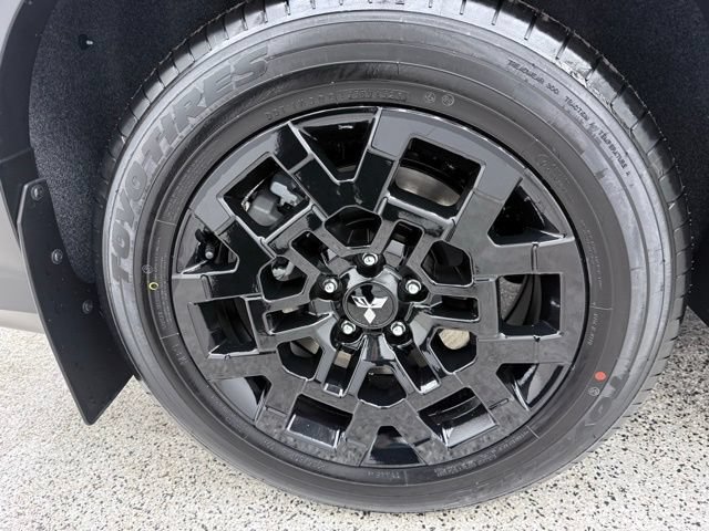 New 2026 Mitsubishi Outlander AWD image 18