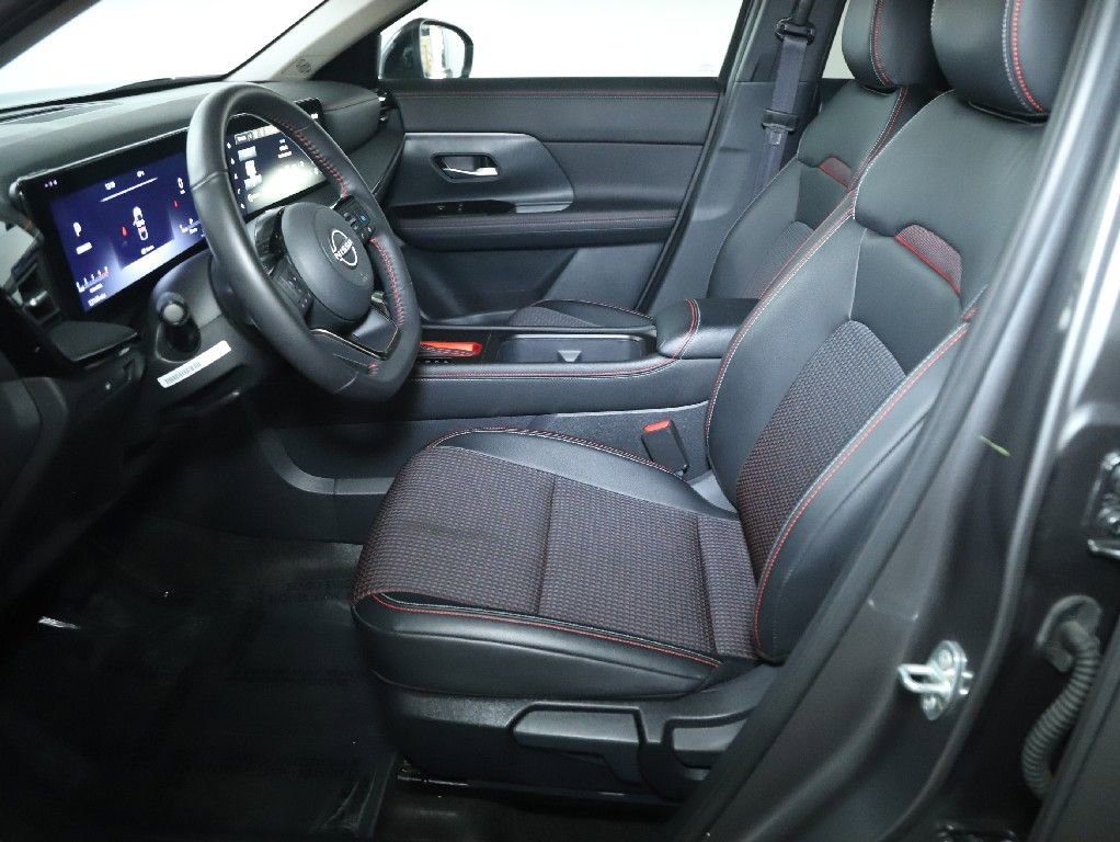 Certified 2025 Nissan Kicks SR image 20