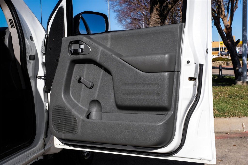 Used 2019 Nissan Frontier S image 38