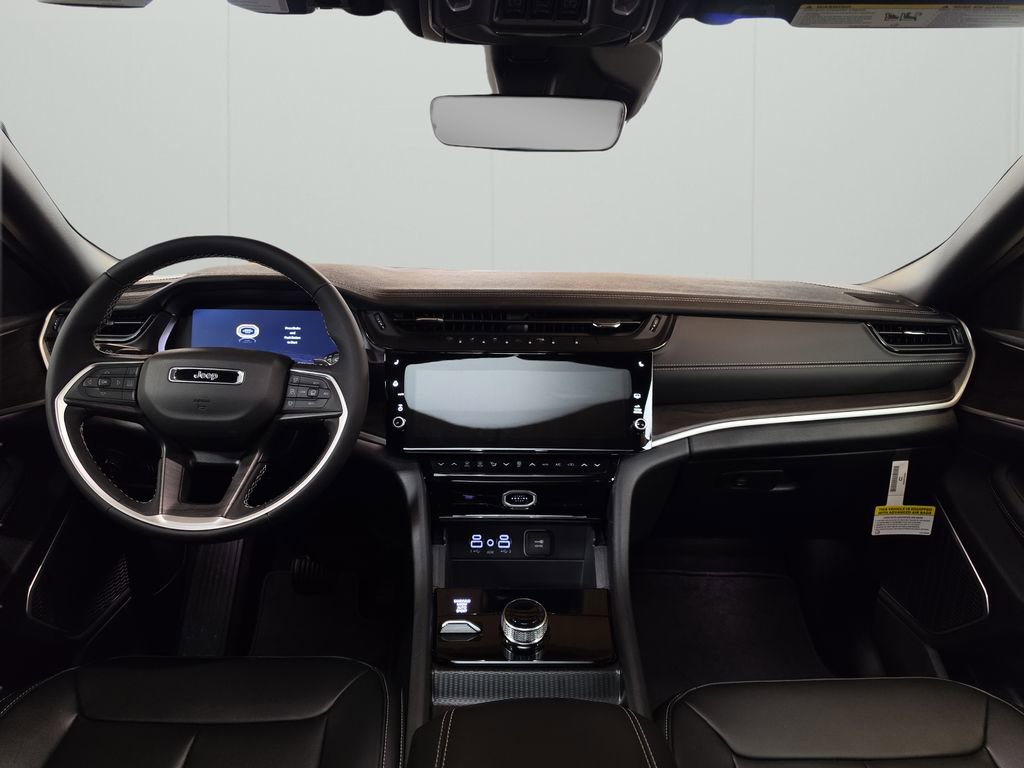 New 2026 Jeep Grand Cherokee L Limited w/ Limited Altitude Package AWD/4WD image 17