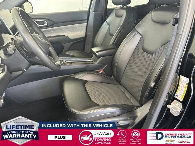 Used 2024 Jeep Compass Latitude AWD/4WD image 14