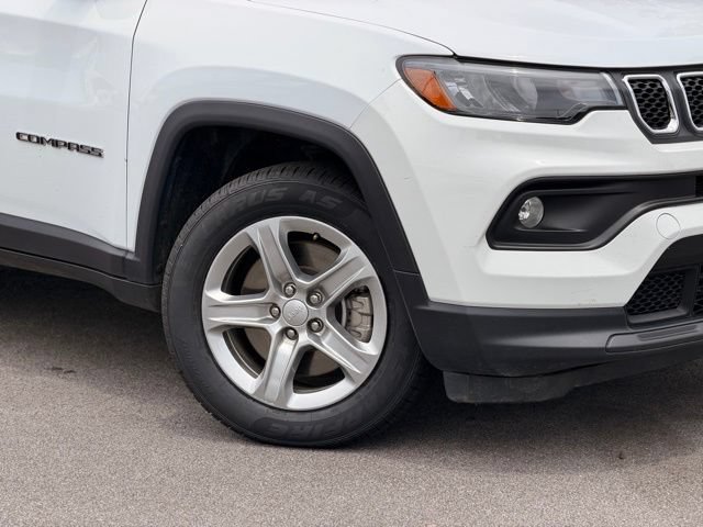 Used 2024 Jeep Compass Latitude AWD/4WD image 2