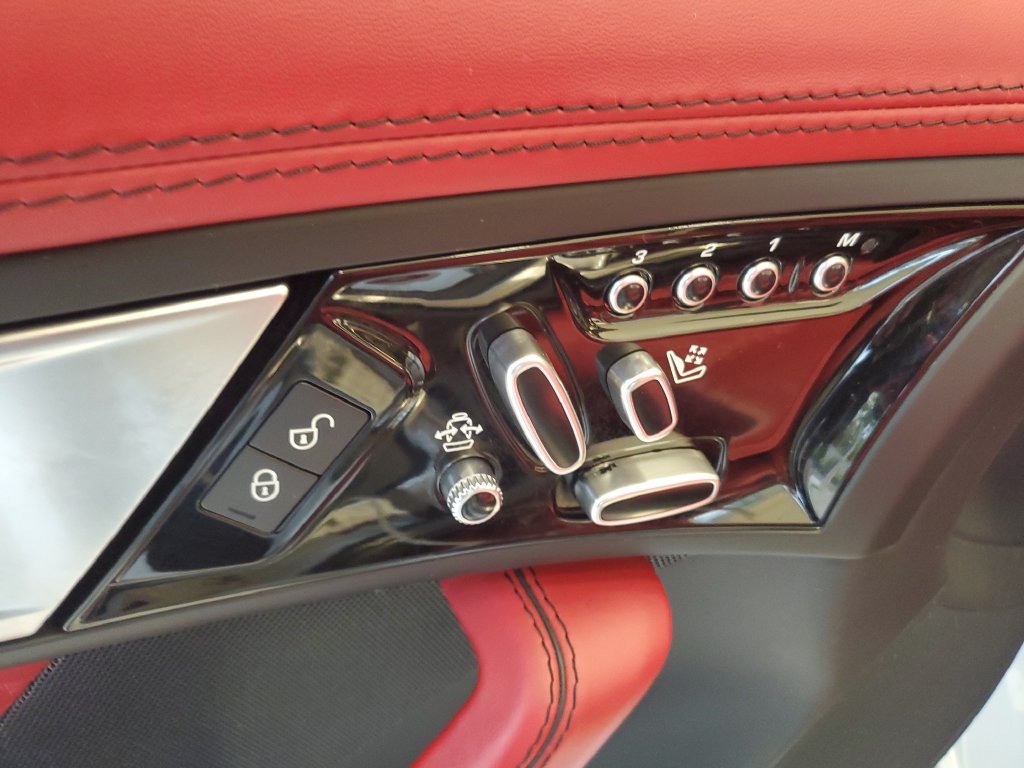 Used 2017 Jaguar F-TYPE SVR AWD/4WD image 10