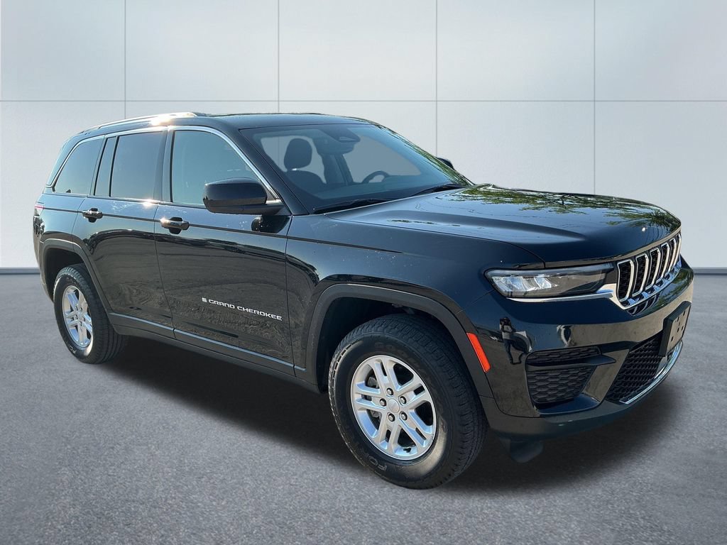 Certified 2023 Jeep Grand Cherokee Laredo AWD/4WD image 8