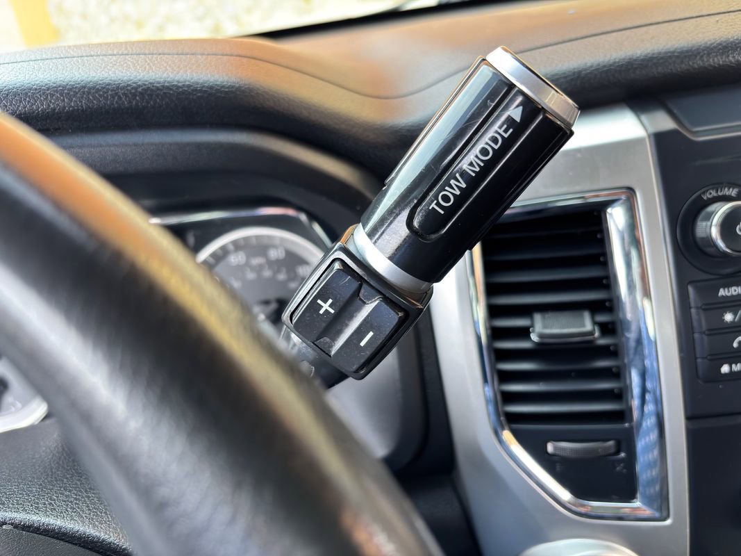 Used 2019 Nissan Titan SV image 26