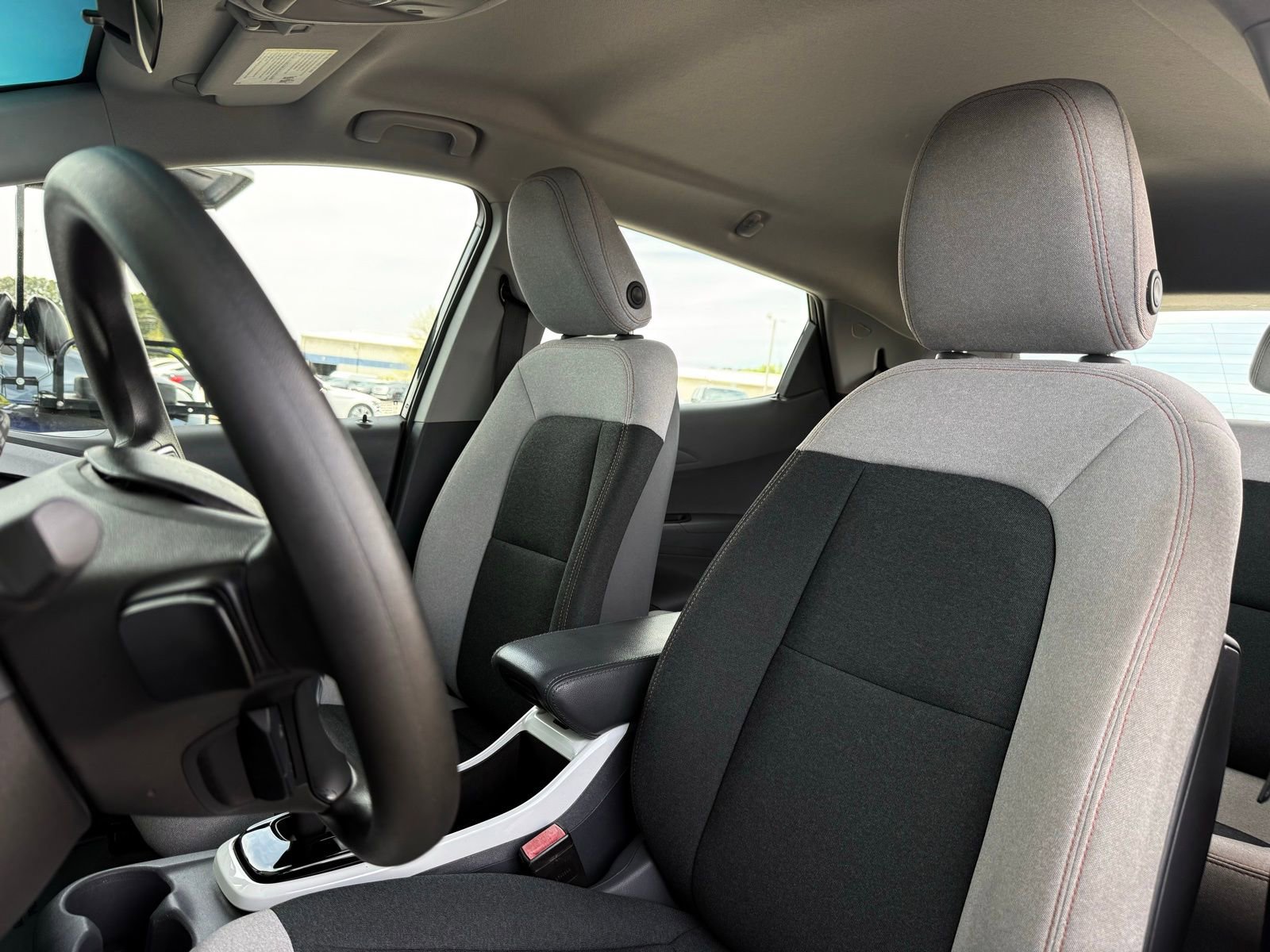 Used 2018 Chevrolet Bolt LT FWD image 18