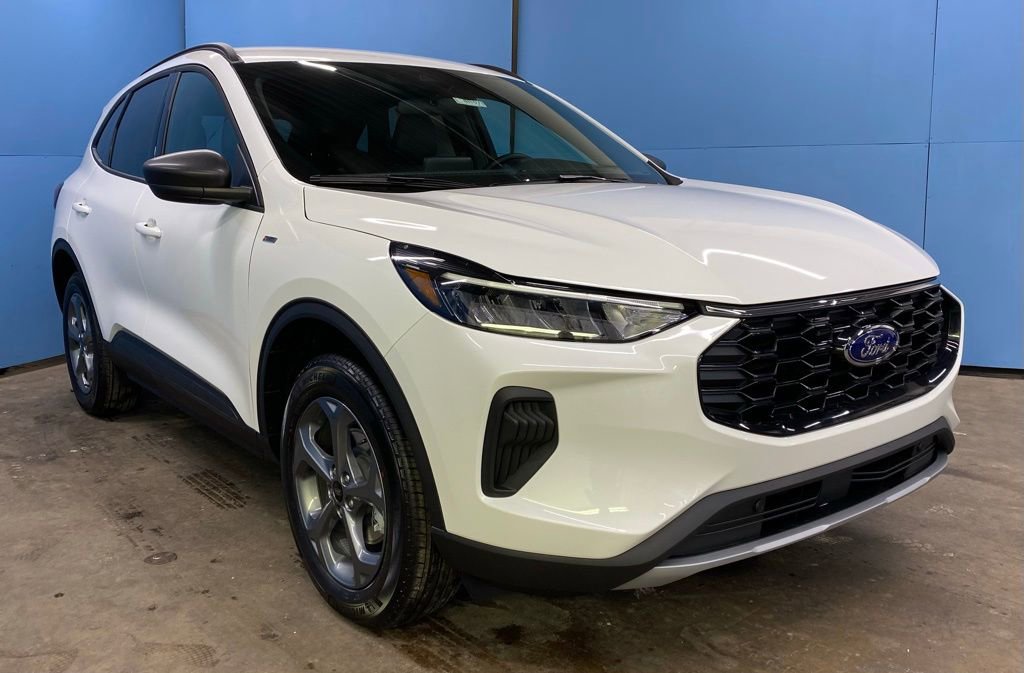New 2026 Ford Escape ST-Line w/ Cold Weather Package