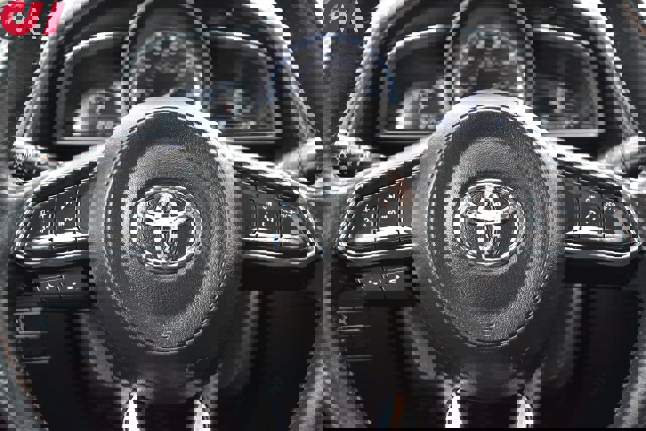 Used 2019 Toyota Yaris XLE image 15