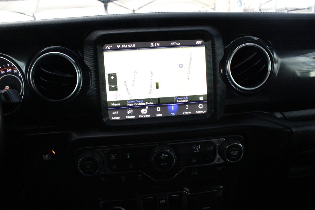 Used 2022 Jeep Wrangler Unlimited Sahara AWD/4WD image 5