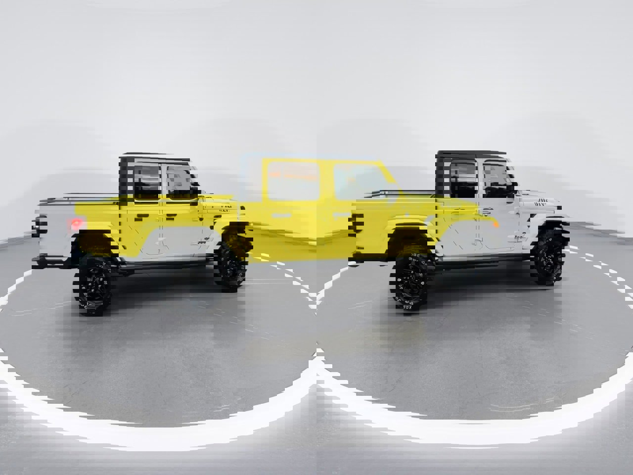 Used 2023 Jeep Gladiator Willys image 22