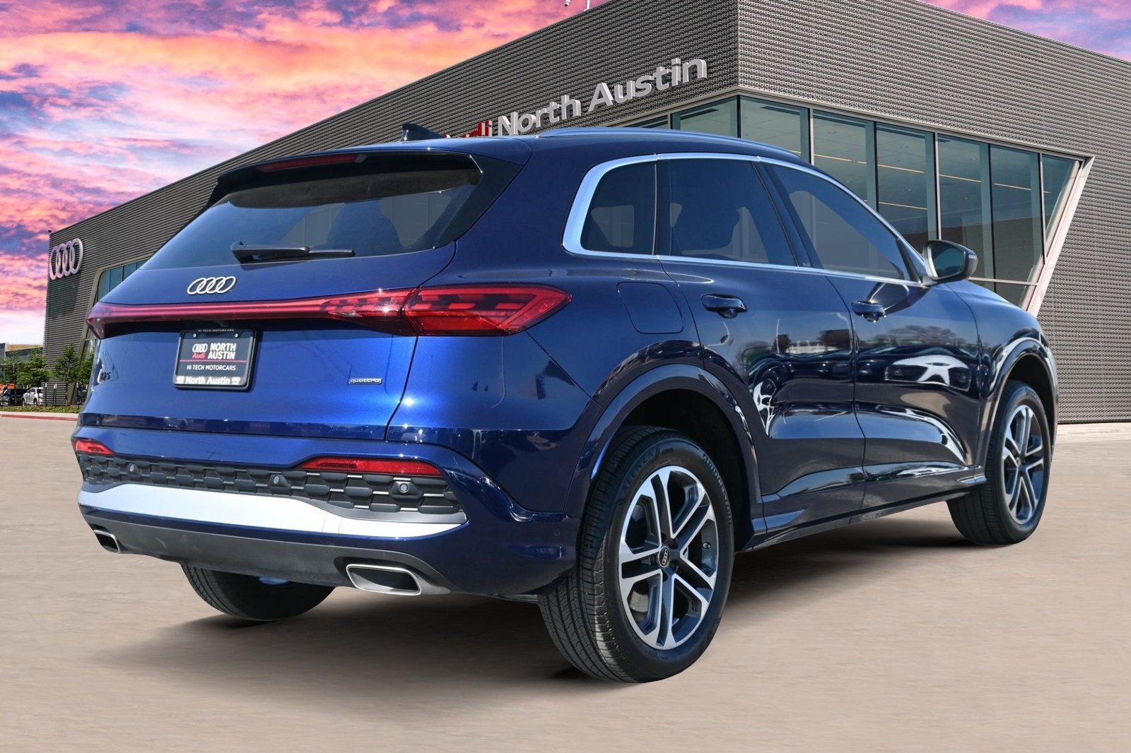 Certified 2025 Audi Q5 Premium w/ Convenience Package AWD/4WD image 3