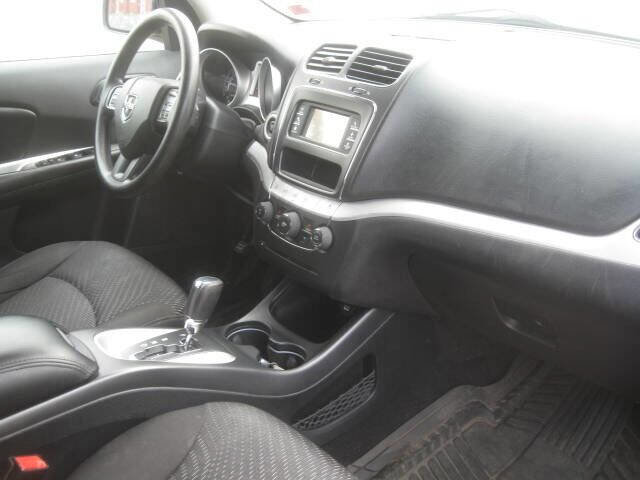 Used 2014 Dodge Journey SXT image 20