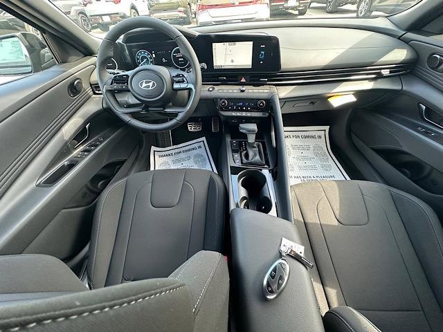 New 2025 Hyundai Elantra SEL image 10