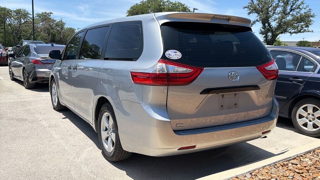 Used 2015 Toyota Sienna L FWD image 6