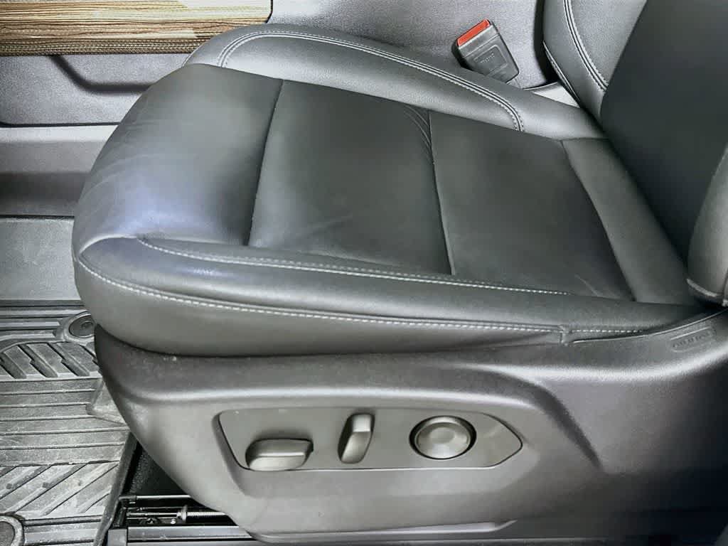 Used 2024 Chevrolet Silverado 1500 LT Trail Boss w/ Convenience Package II AWD/4WD image 31