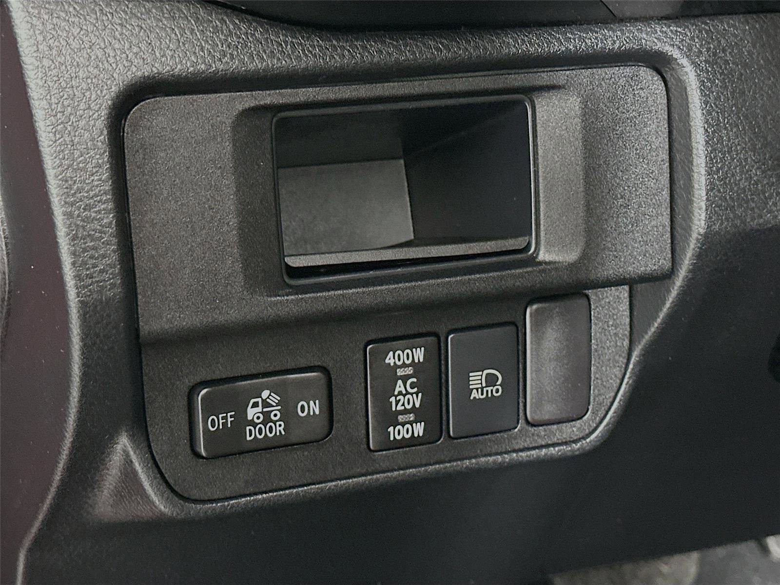 Certified 2018 Toyota Tacoma TRD Off-Road image 14