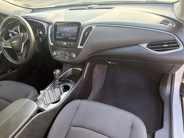 Used 2020 Chevrolet Malibu LT FWD image 16
