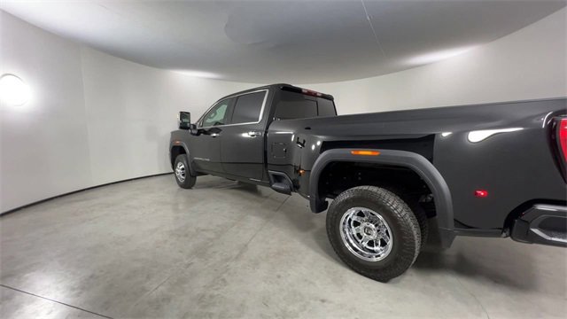 Used 2023 GMC Sierra 3500 Denali image 6
