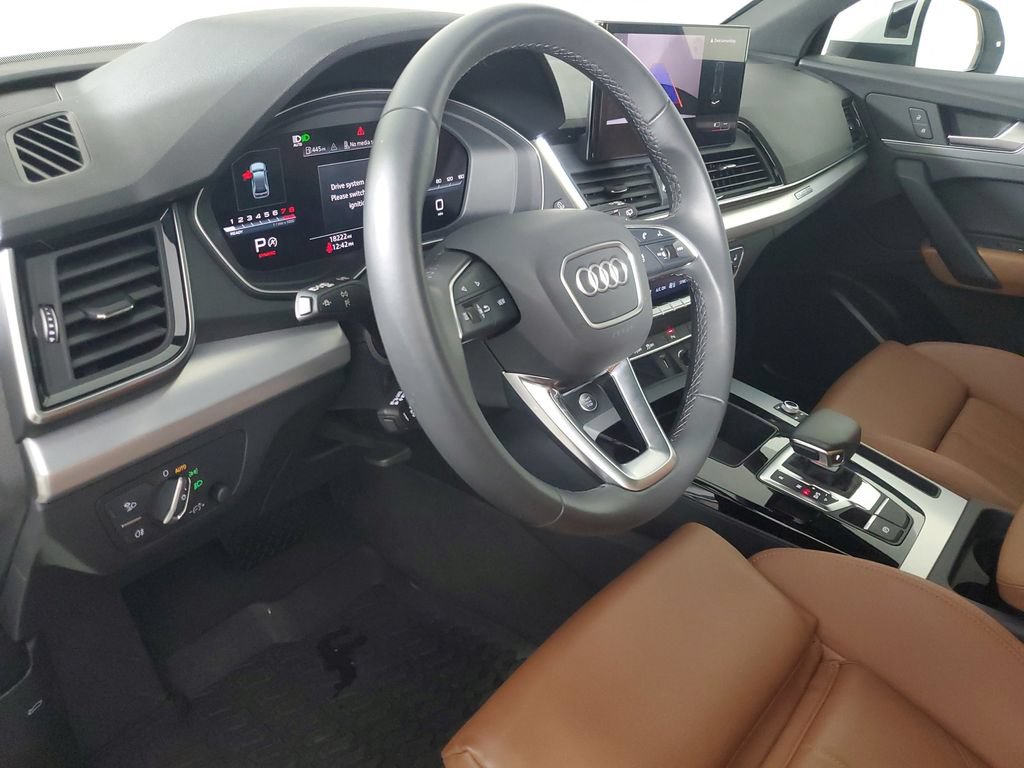 Used 2025 Audi Q5 2.0T Premium w/ Convenience Plus Package AWD/4WD image 24