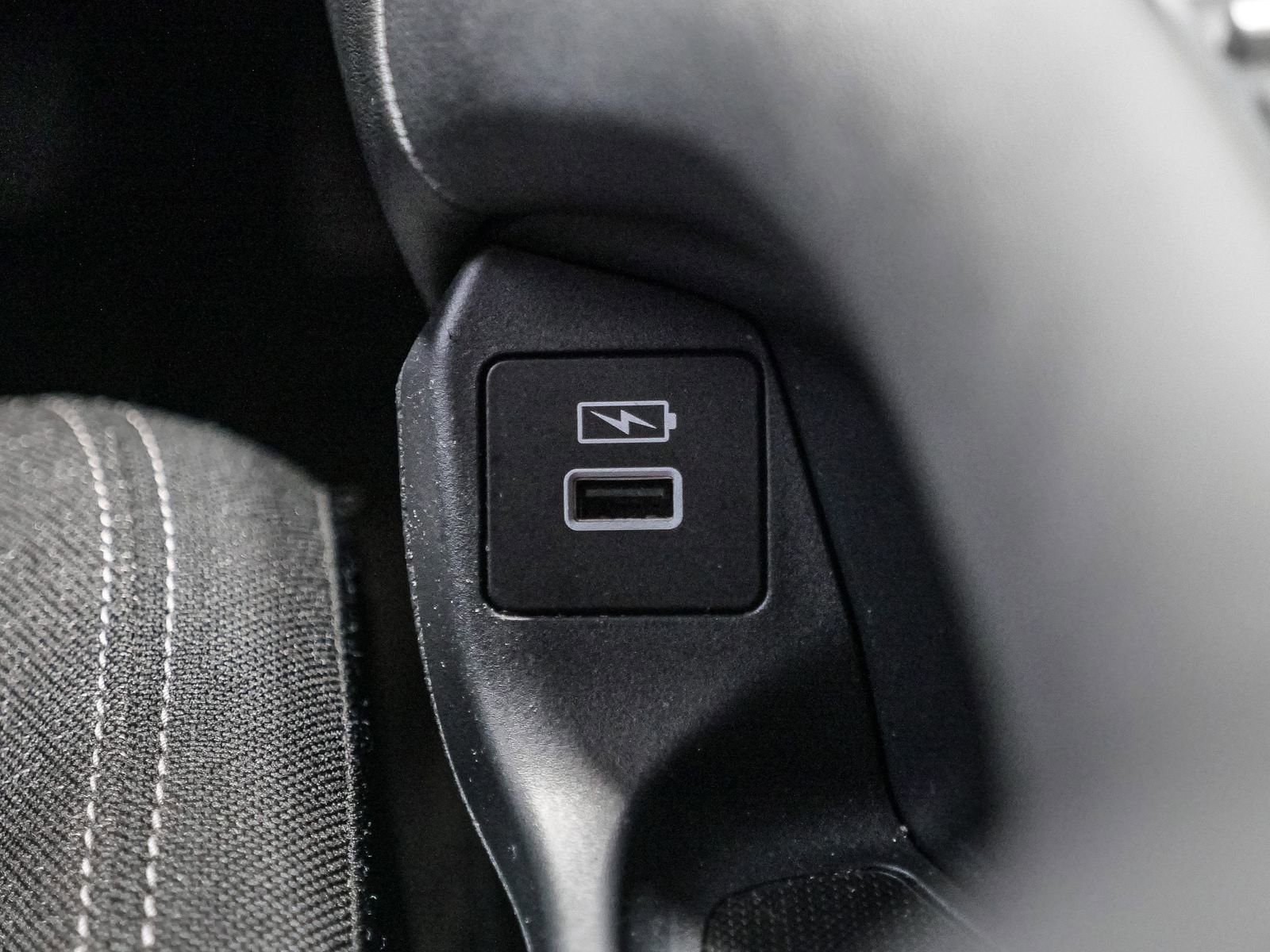 Used 2023 Honda HR-V LX image 27