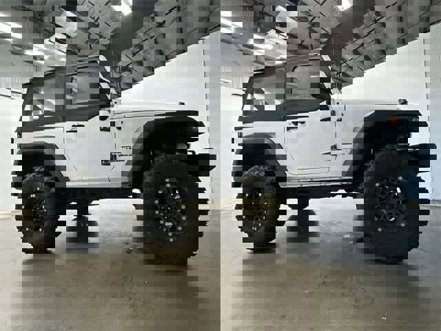 Used 2017 Jeep Wrangler Sport image 3