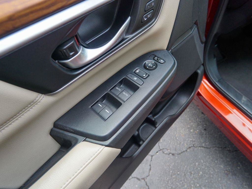 Used 2018 Honda CR-V EX-L image 17