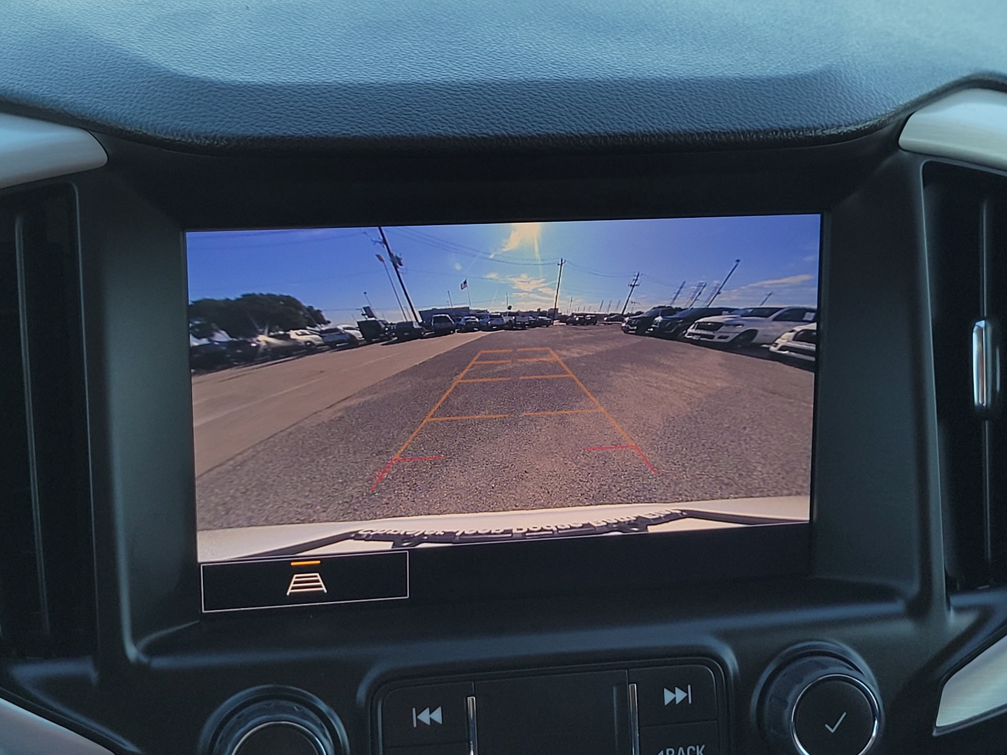 Used 2023 GMC Terrain SLT image 18