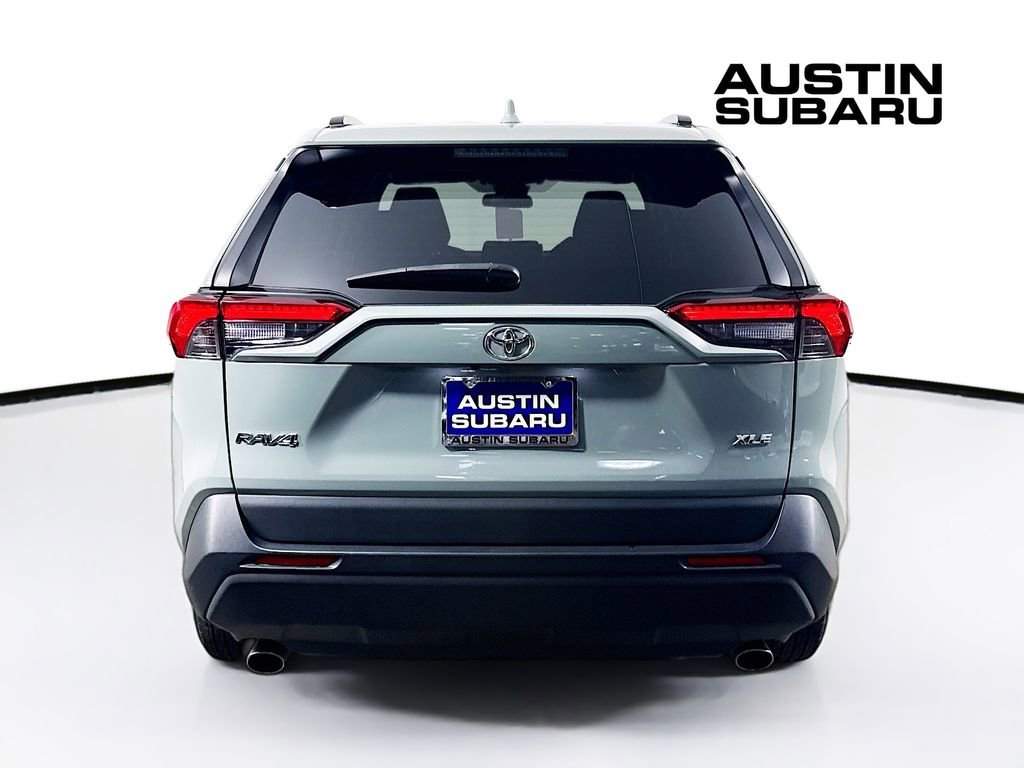 Used 2019 Toyota RAV4 XLE w/ Convenience Package image 6