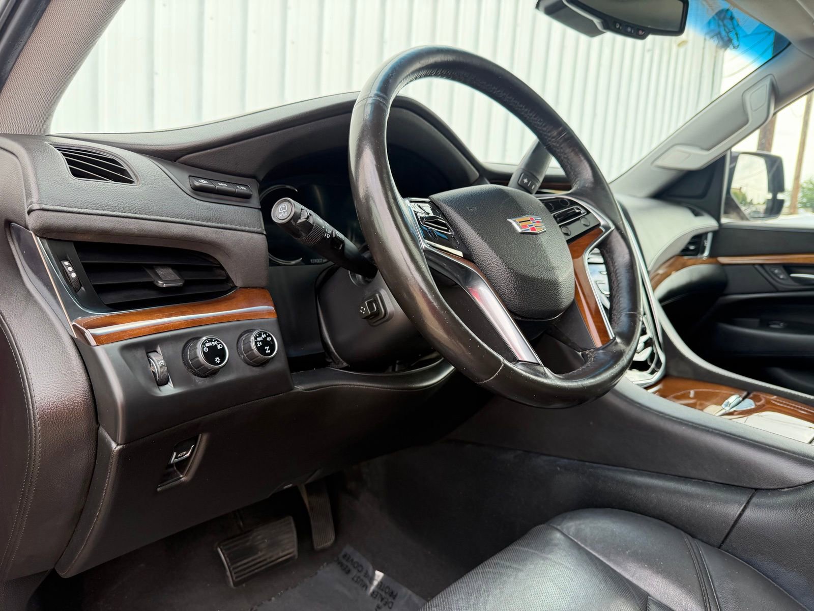 Used 2016 Cadillac Escalade Premium AWD/4WD image 15