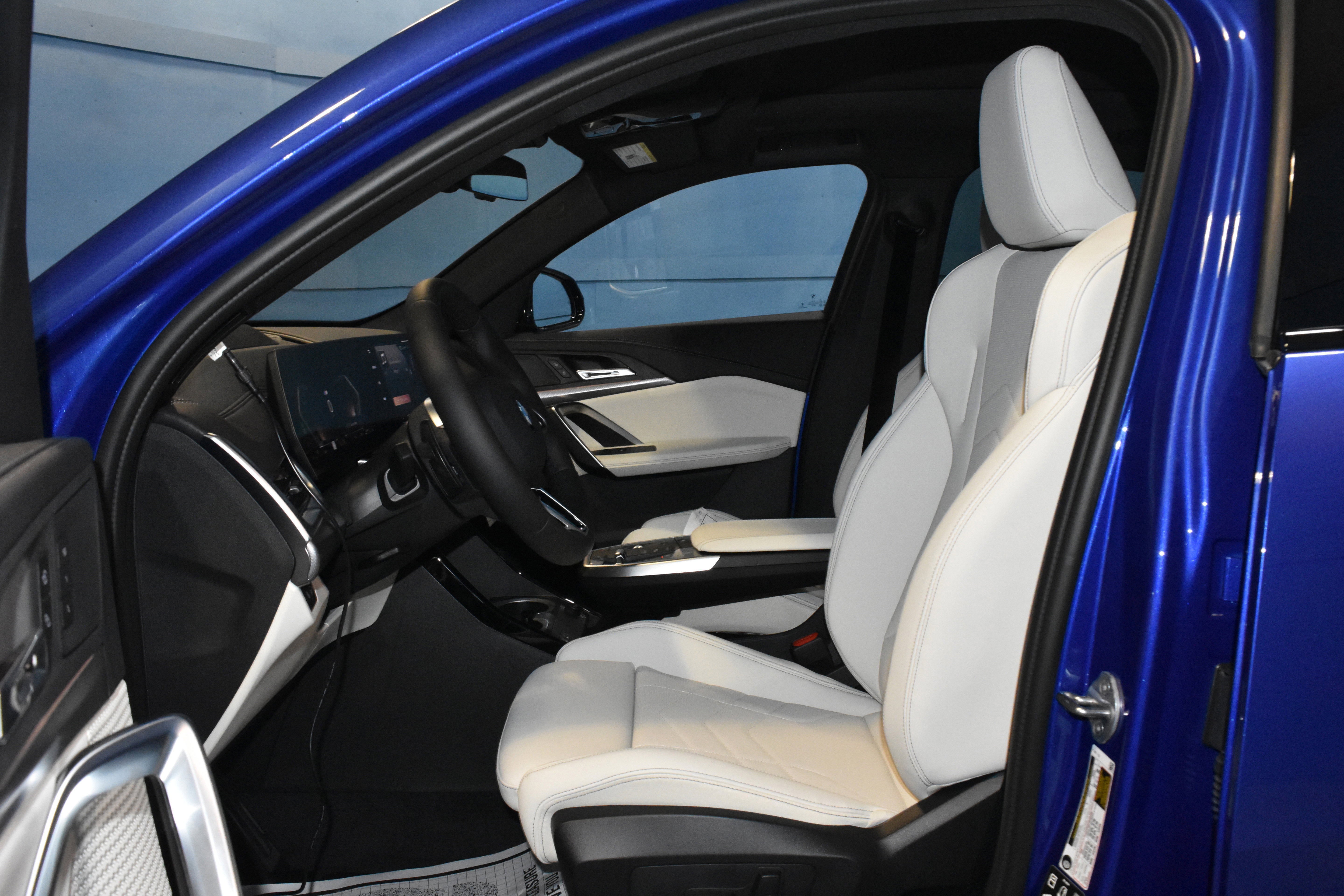 New 2026 BMW X2 xDrive28i w/ Technology Package AWD/4WD image 7
