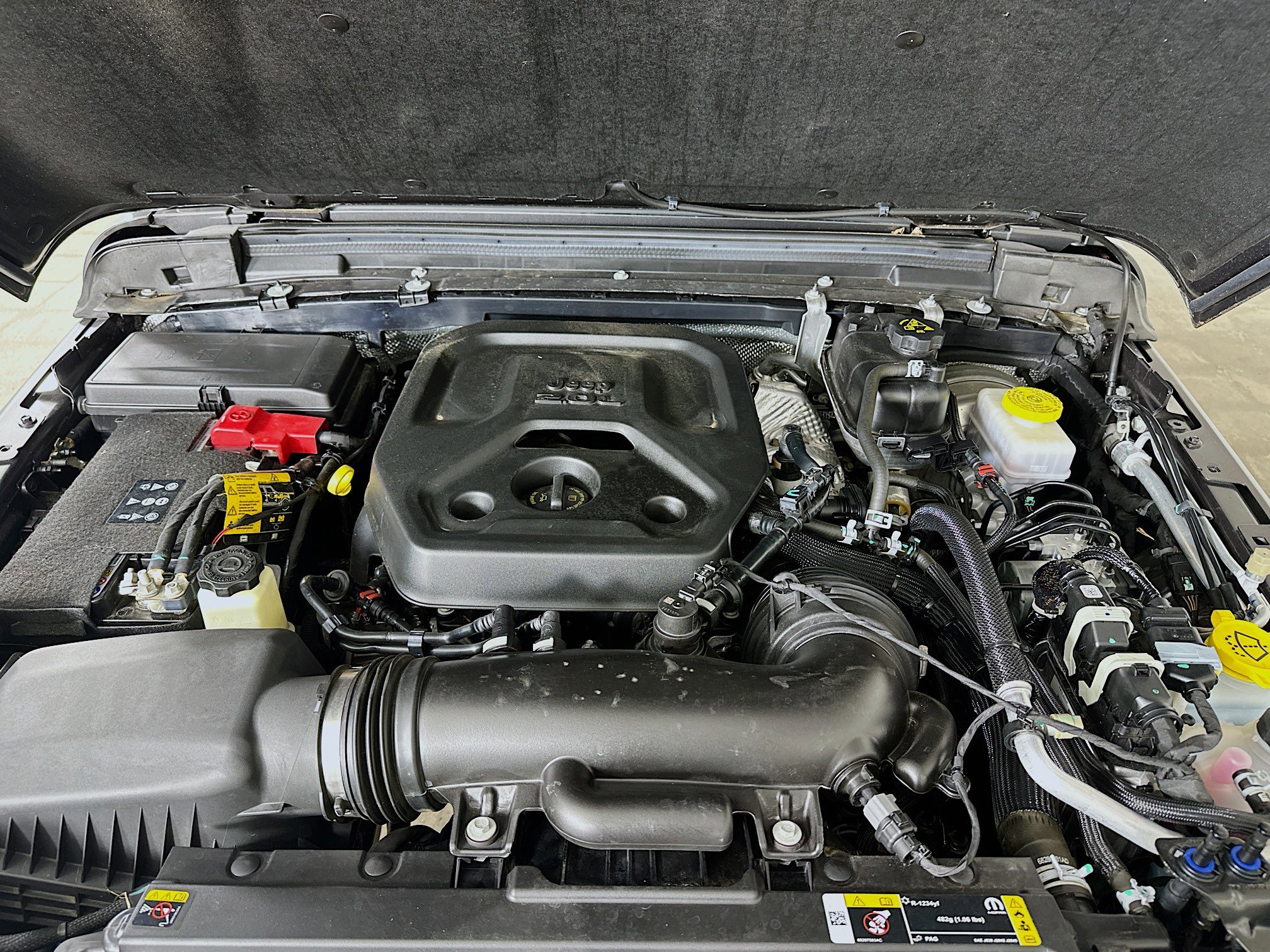 Used 2024 Jeep Wrangler Sport S image 28