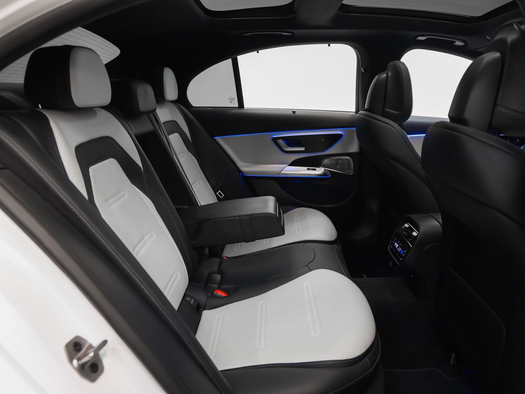 Used 2025 Mercedes-Benz E 53 AMG e 4MATIC Sedan image 34